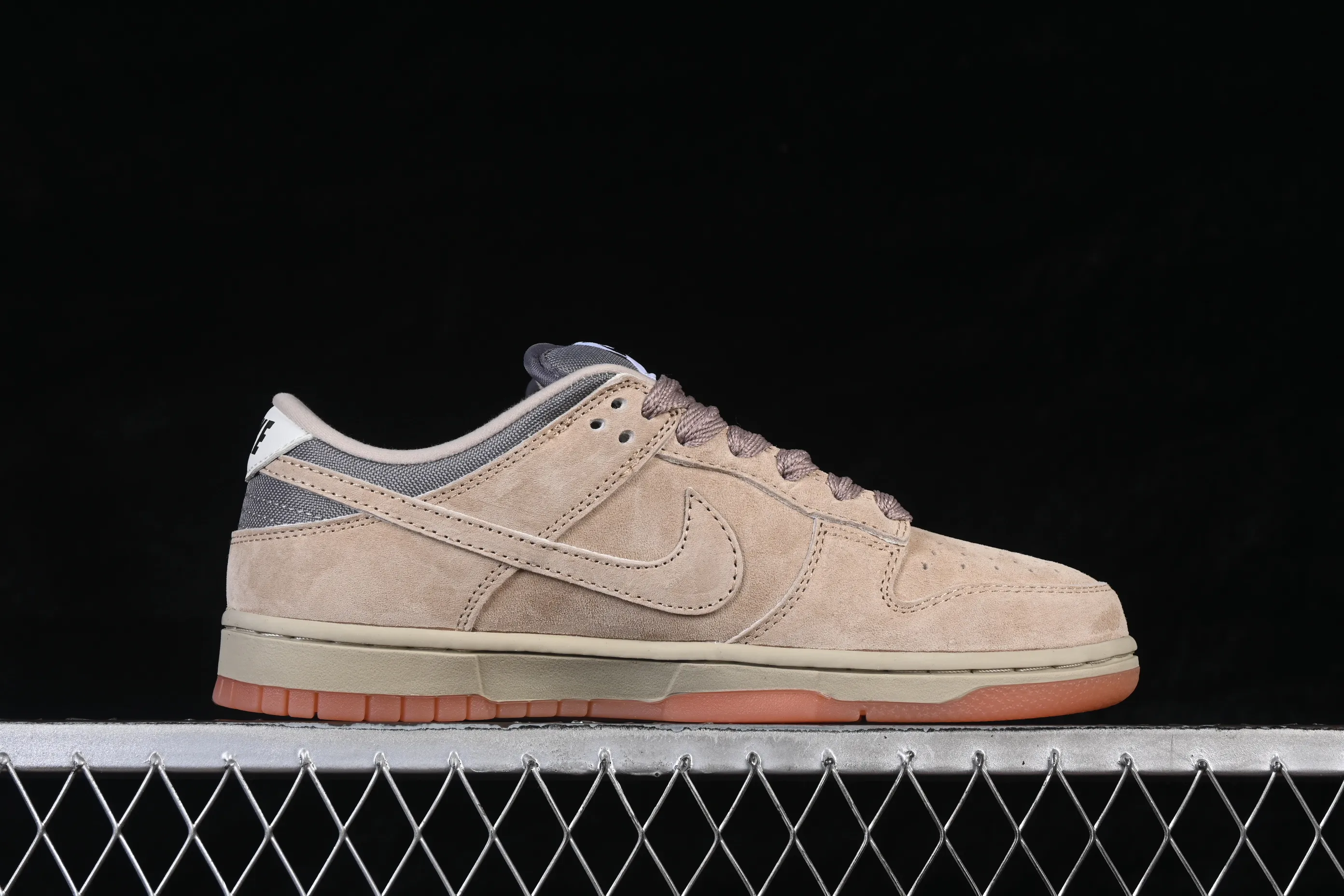 All Categories Nk SB Dunk Series Nk SB Dunk Low Low-top sneakers Nike SB Dunk Low Pro B "Parachute Beige" Desert Khaki Low-top casual sneakers HJ0367-200